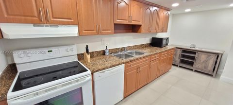 Tiny photo for 18011 Biscayne Blvd #402, Aventura, FL 33160 (MLS # A12006278)