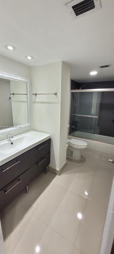 Tiny photo for 18011 Biscayne Blvd #402, Aventura, FL 33160 (MLS # A12006278)