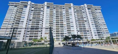 Tiny photo for 18011 Biscayne Blvd #402, Aventura, FL 33160 (MLS # A12006278)
