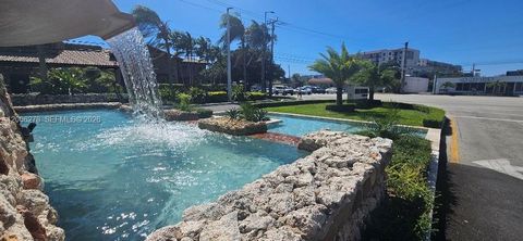 Tiny photo for 18011 Biscayne Blvd #402, Aventura, FL 33160 (MLS # A12006278)