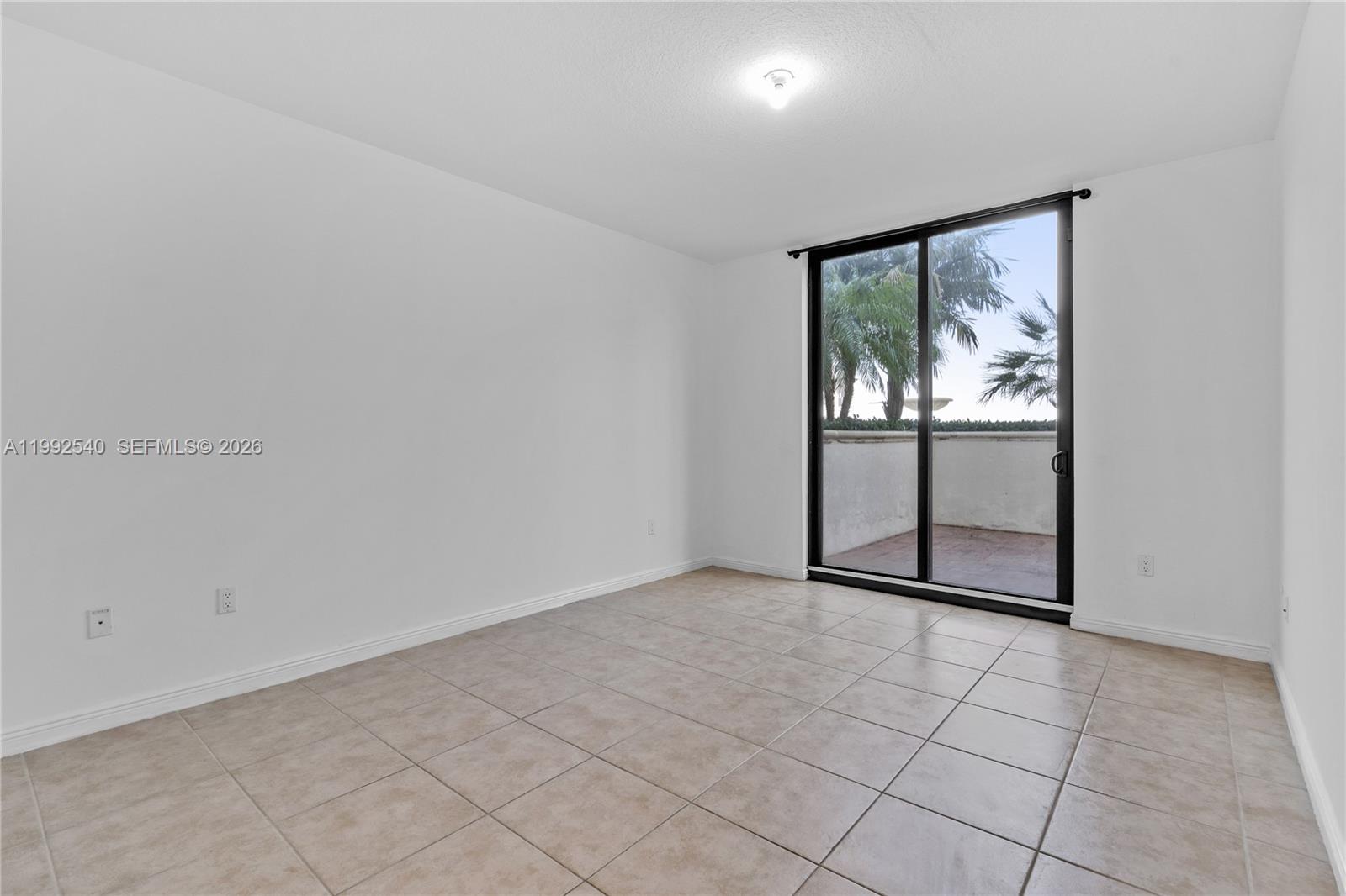 PUERTA DE PALMAS CONDO - Residential Lease