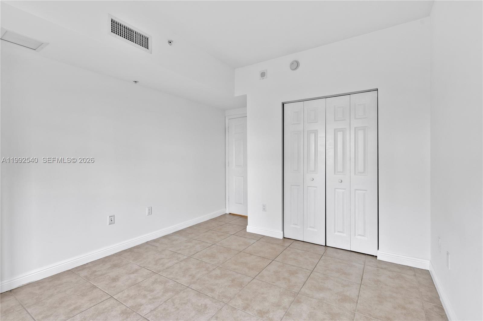 PUERTA DE PALMAS CONDO - Residential Lease