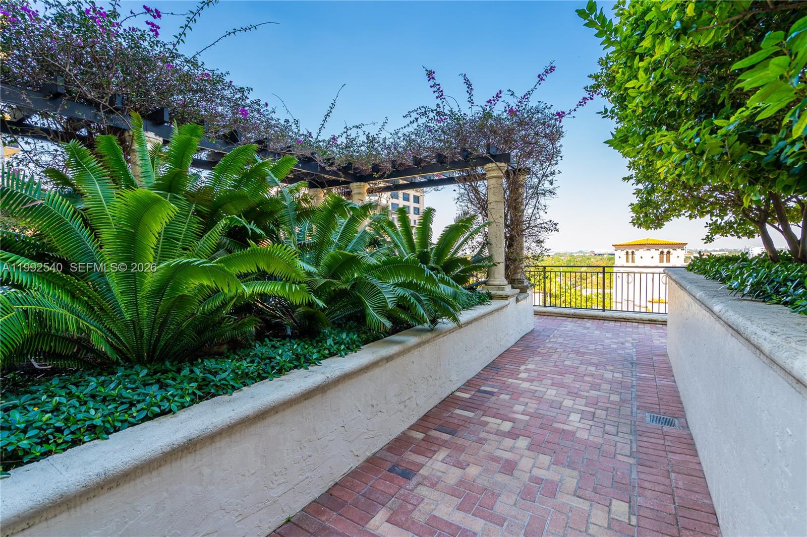 PUERTA DE PALMAS CONDO - Residential Lease