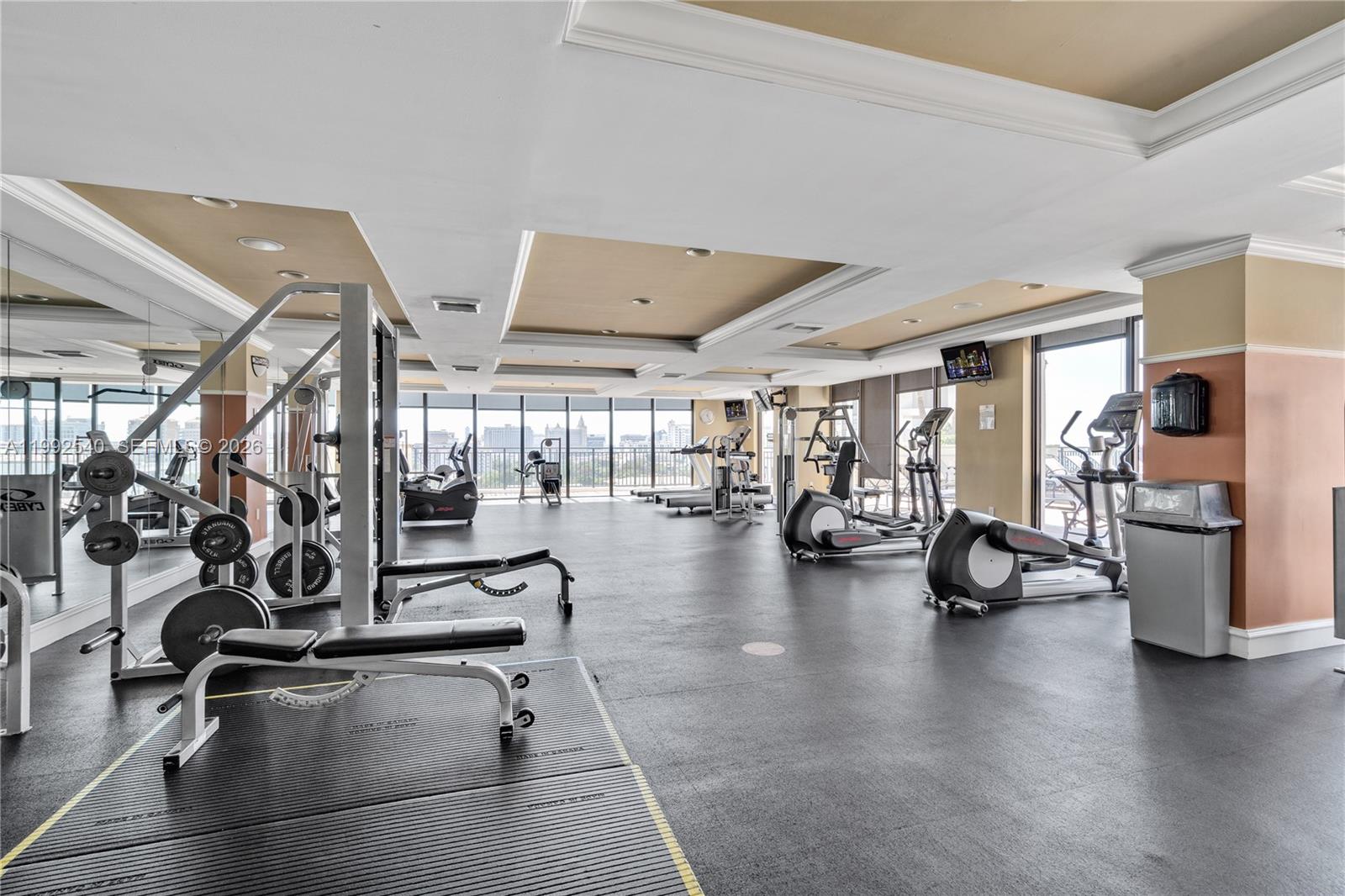 PUERTA DE PALMAS CONDO - Residential Lease