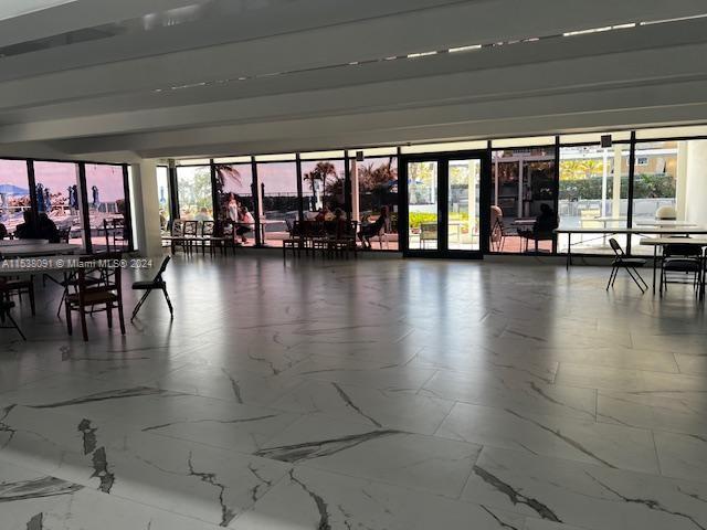 LA MER ESTATES SOUTH COND - Residential