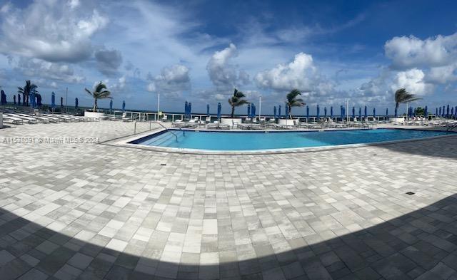 LA MER ESTATES SOUTH COND - Residential