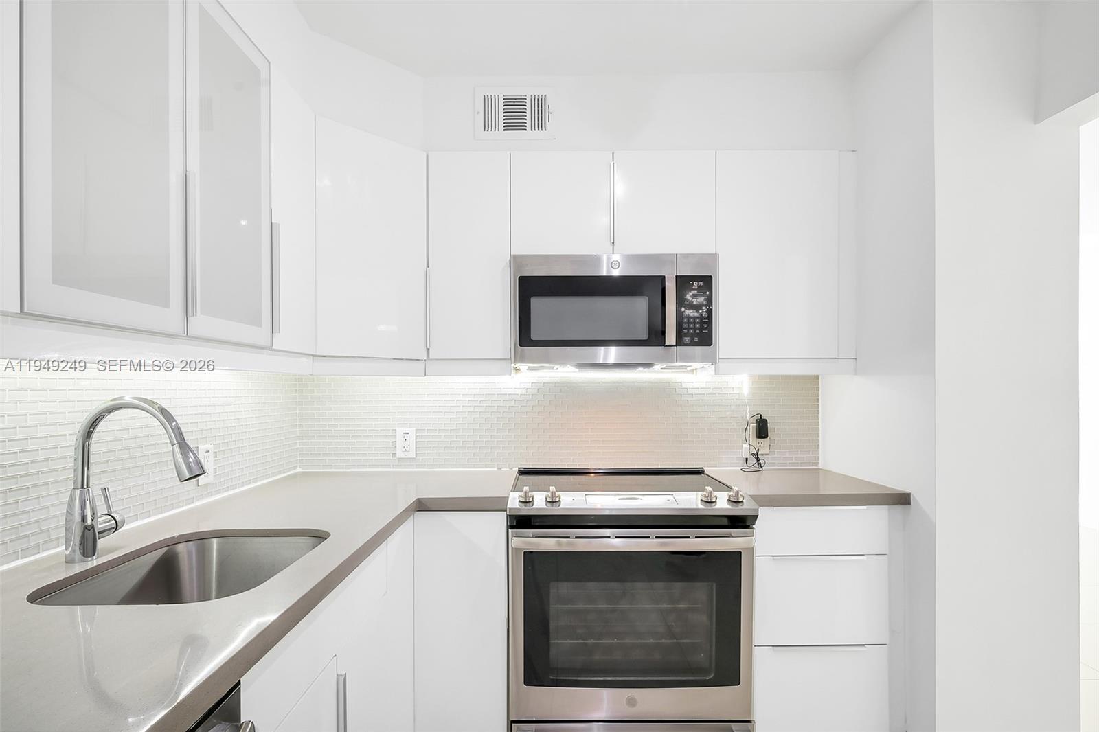 ARLEN HOUSE EAST CONDO - Residential