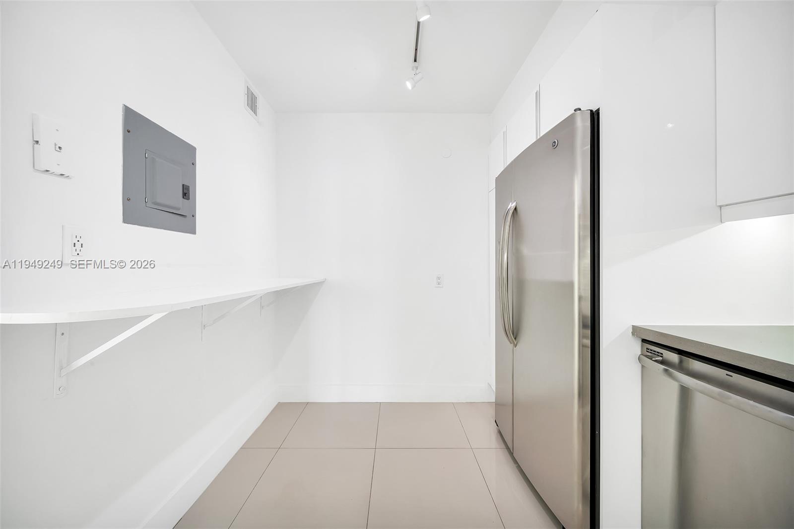 ARLEN HOUSE EAST CONDO - Residential