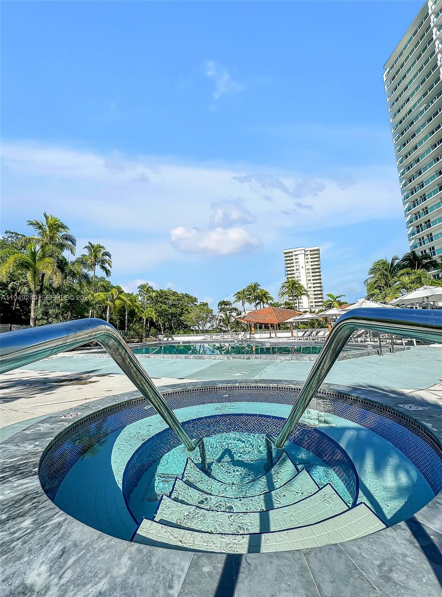 ARLEN HOUSE EAST CONDO - Residential