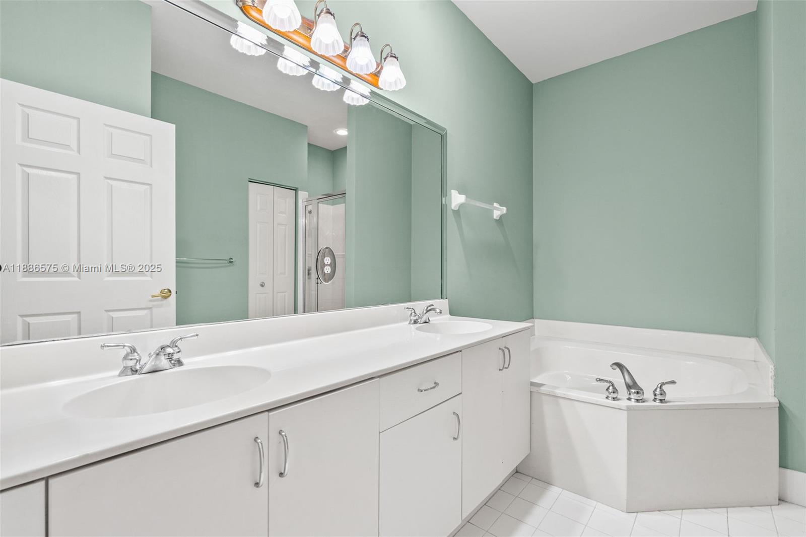 REGENCY HOMES AT SUNRISE - Residential