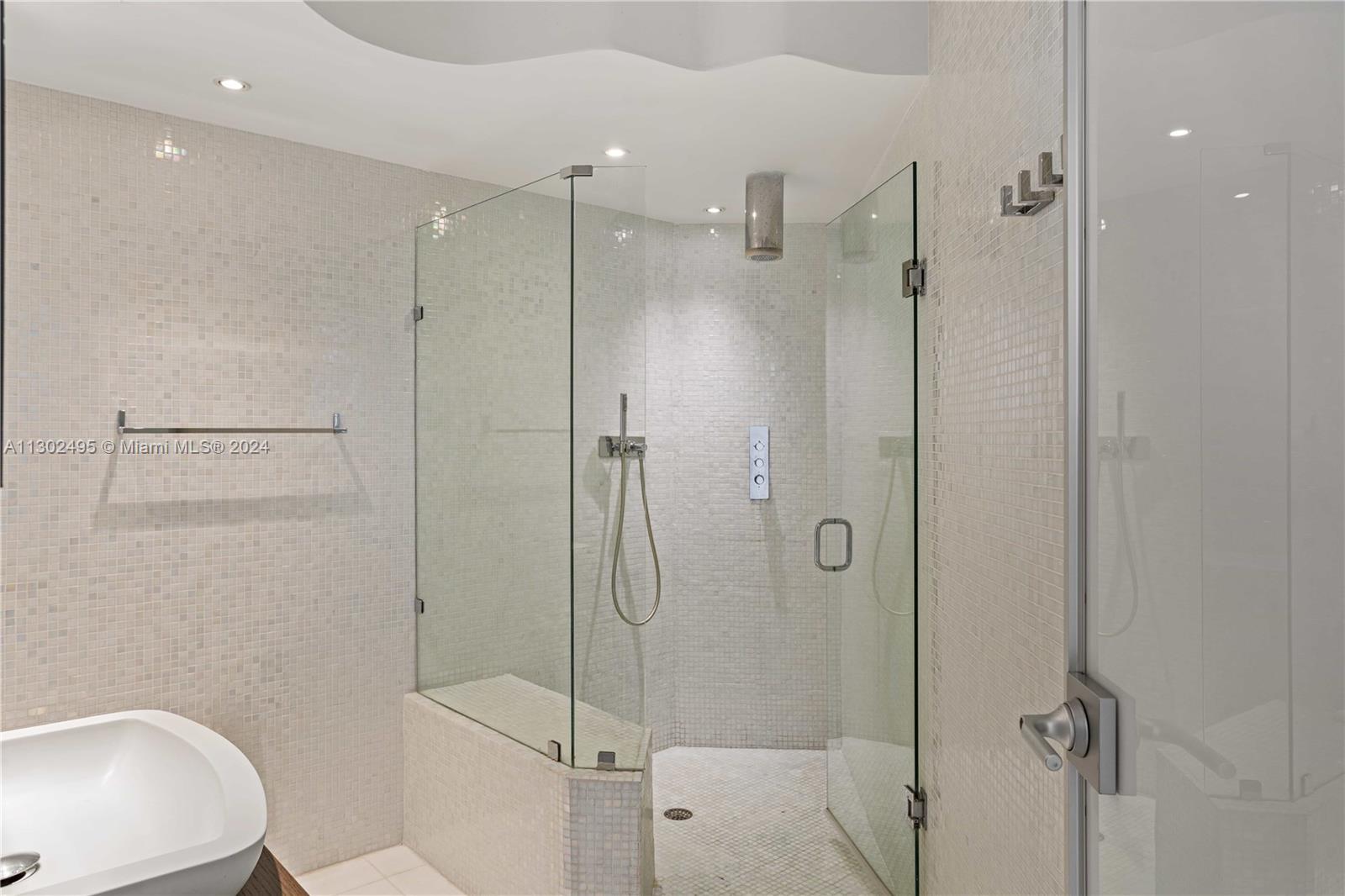 AKOYA CONDO - Residential Lease