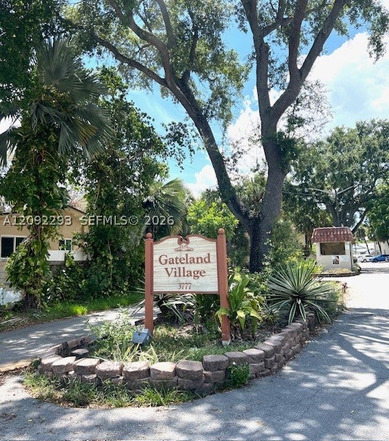 Photo of 3777 NW 78th Ave #13D, Davie, FL 33024 (MLS # A12092293)