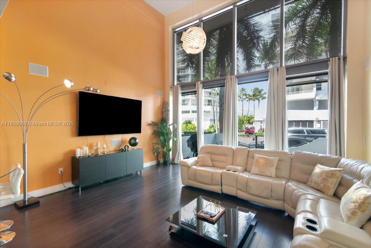 6000 Collins Ave 146