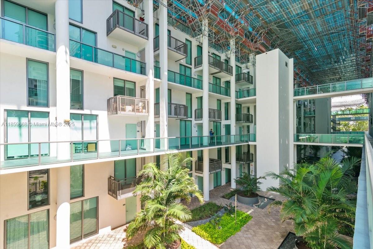 6000 Collins Ave 146