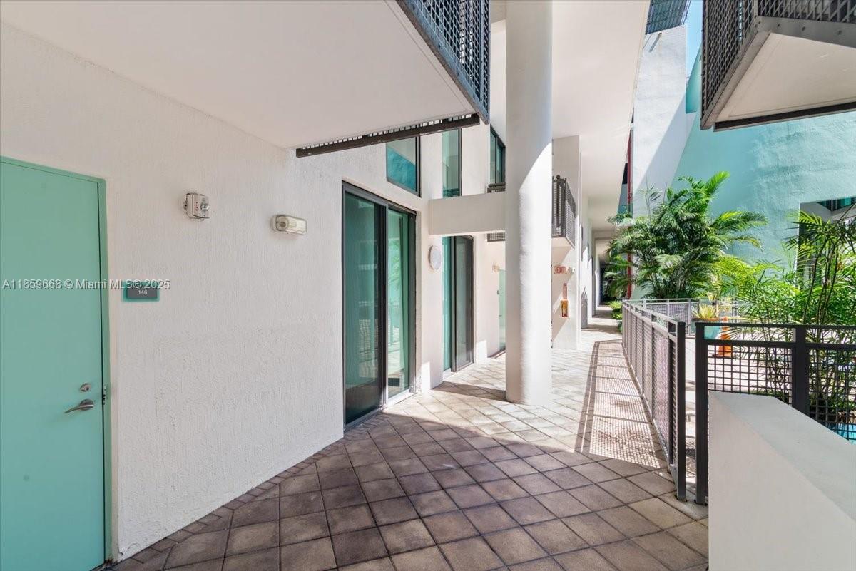 6000 Collins Ave 146