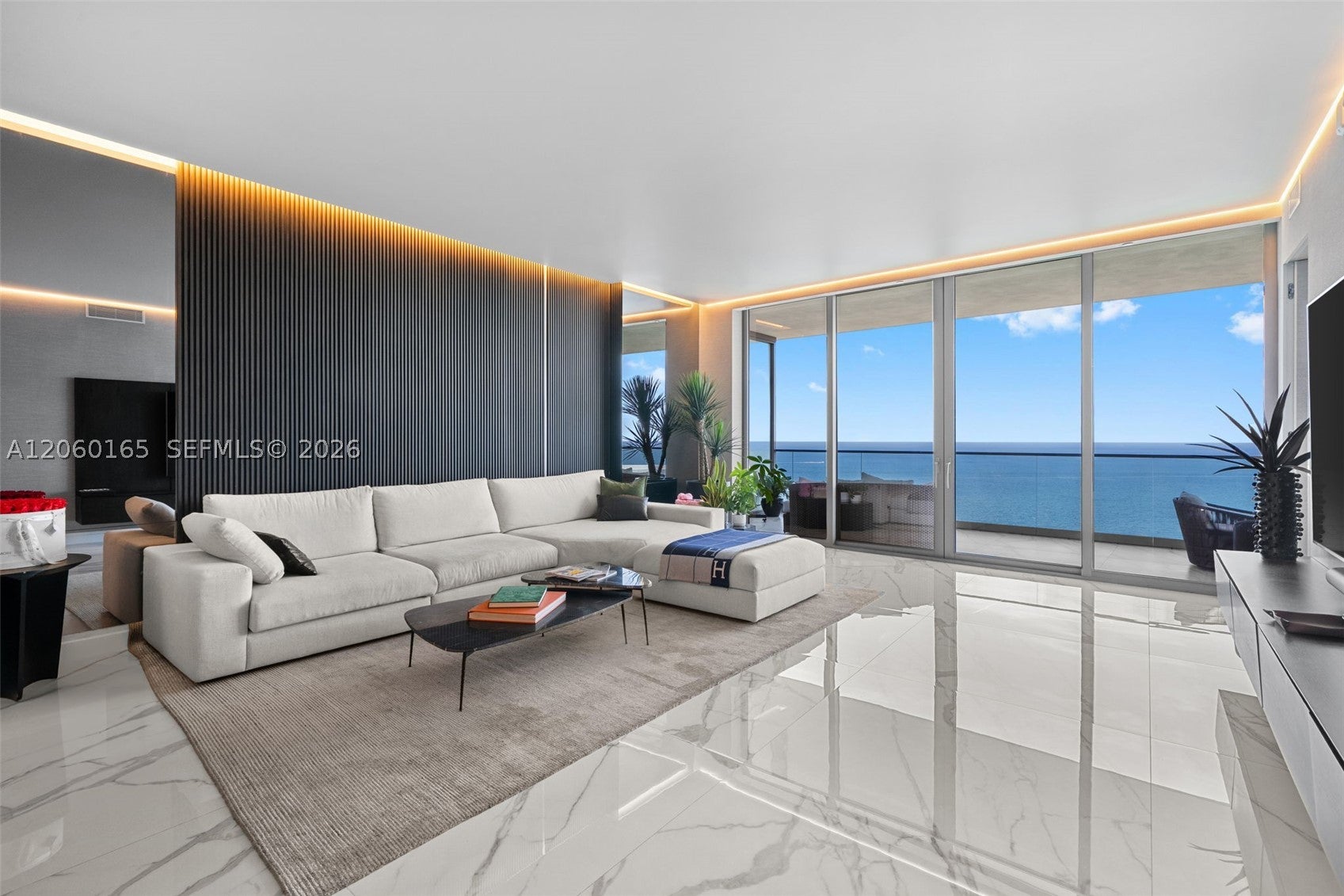 18975 Collins Ave 3303