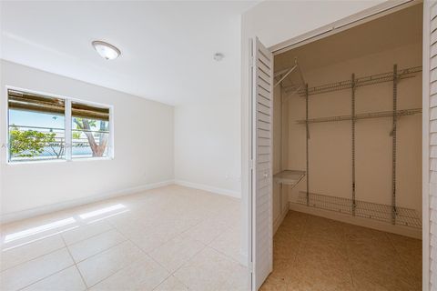 Condominium in Miami FL 15701 137th Ave Ave 7.jpg