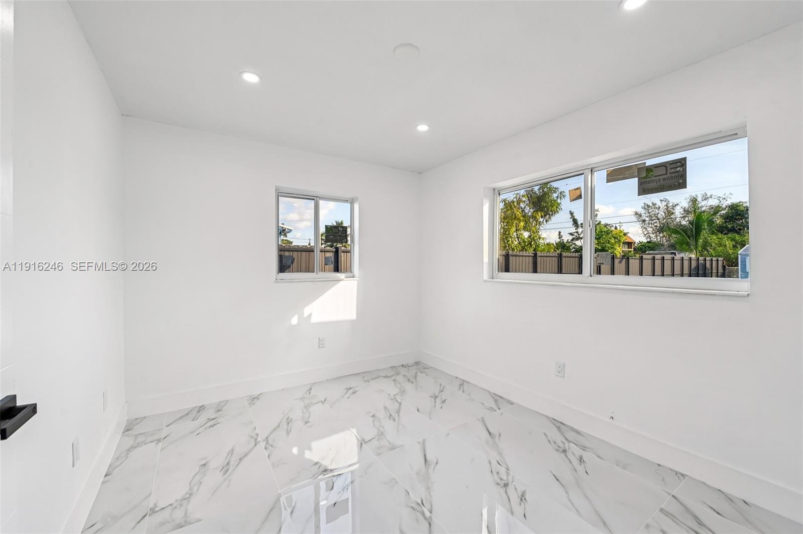 BEL-AIRE HOMES - Residential