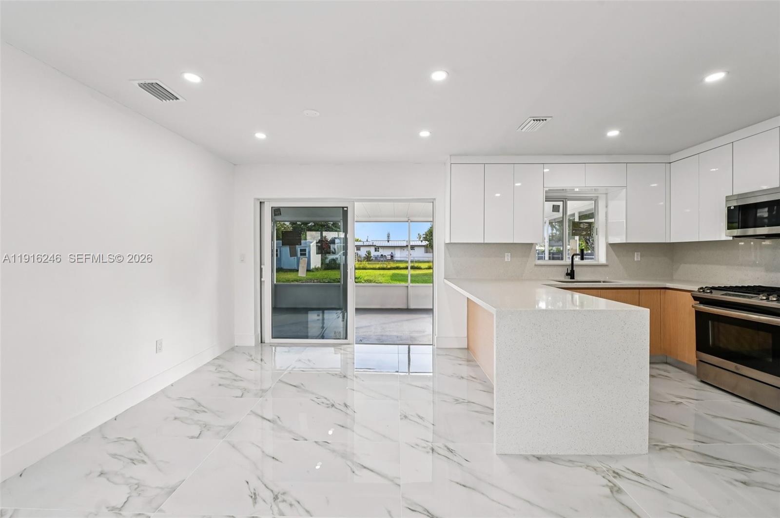 BEL-AIRE HOMES - Residential