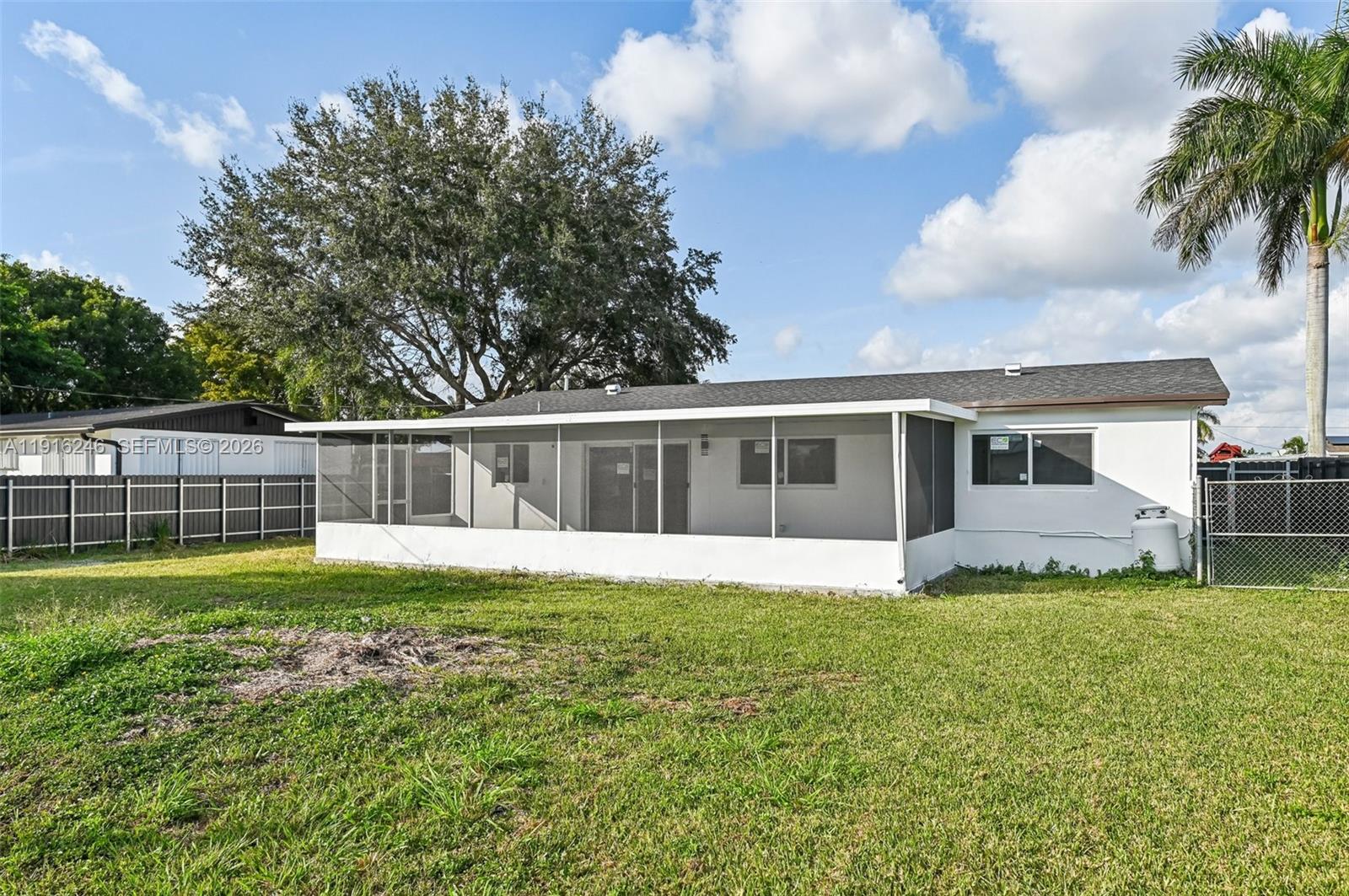 BEL-AIRE HOMES - Residential