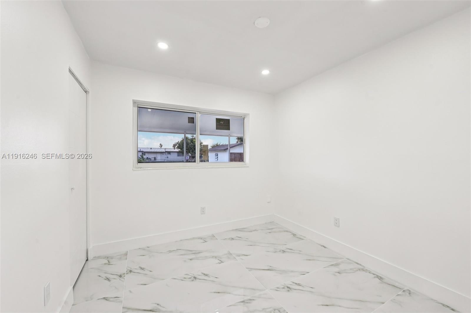 BEL-AIRE HOMES - Residential