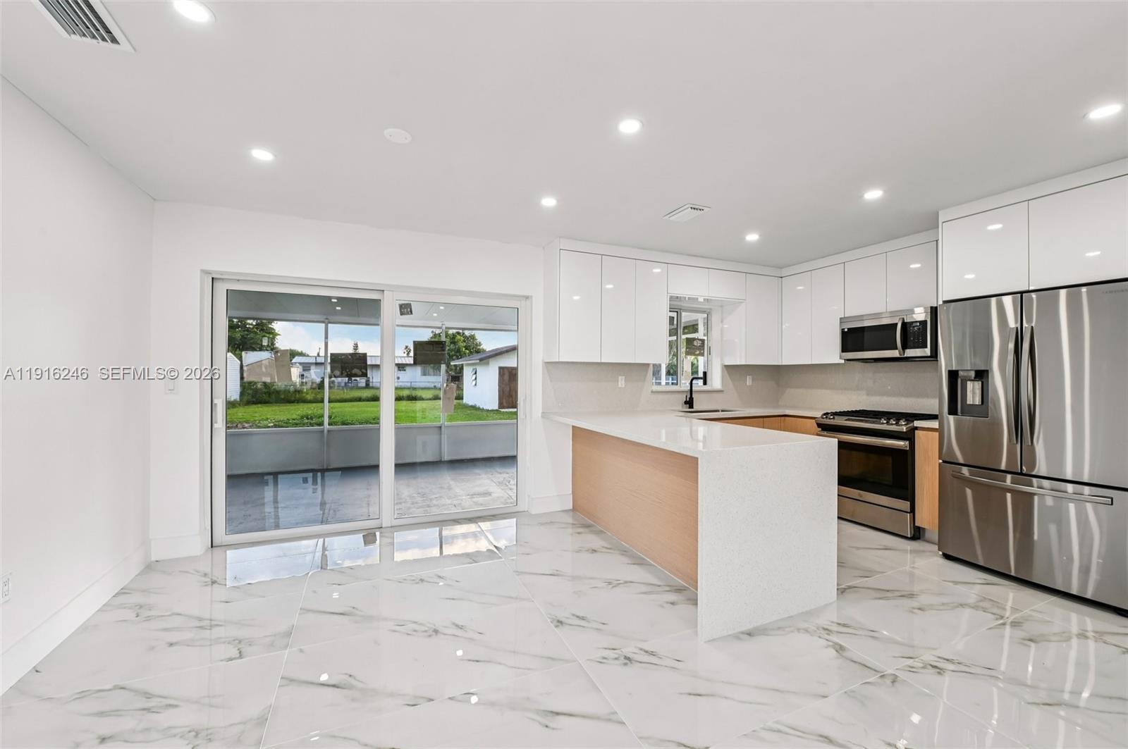 BEL-AIRE HOMES - Residential