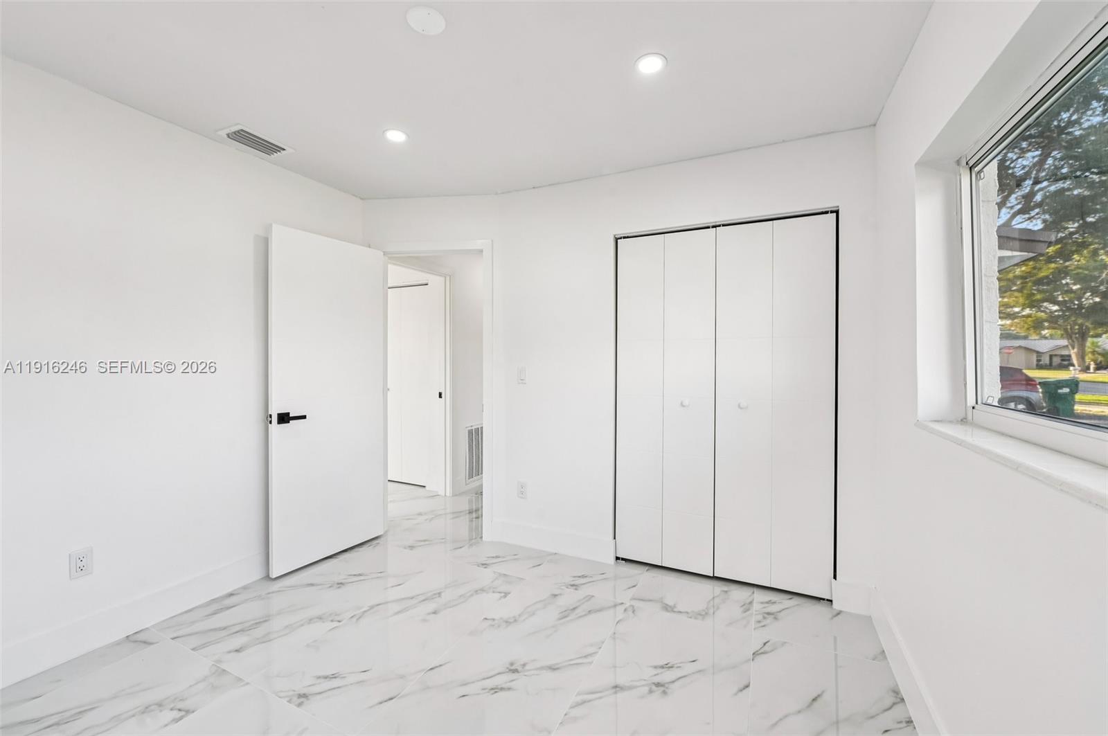 BEL-AIRE HOMES - Residential