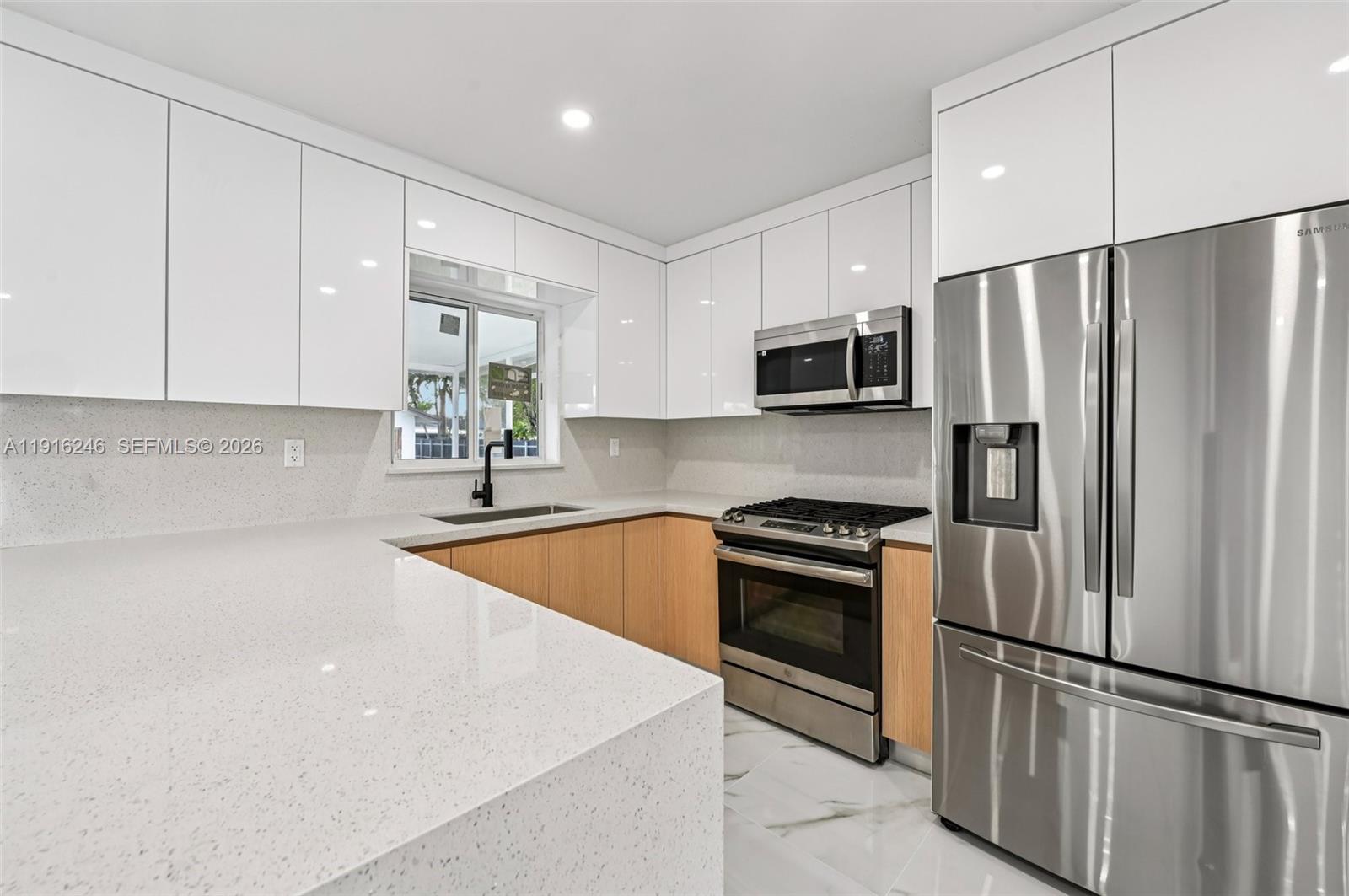 BEL-AIRE HOMES - Residential