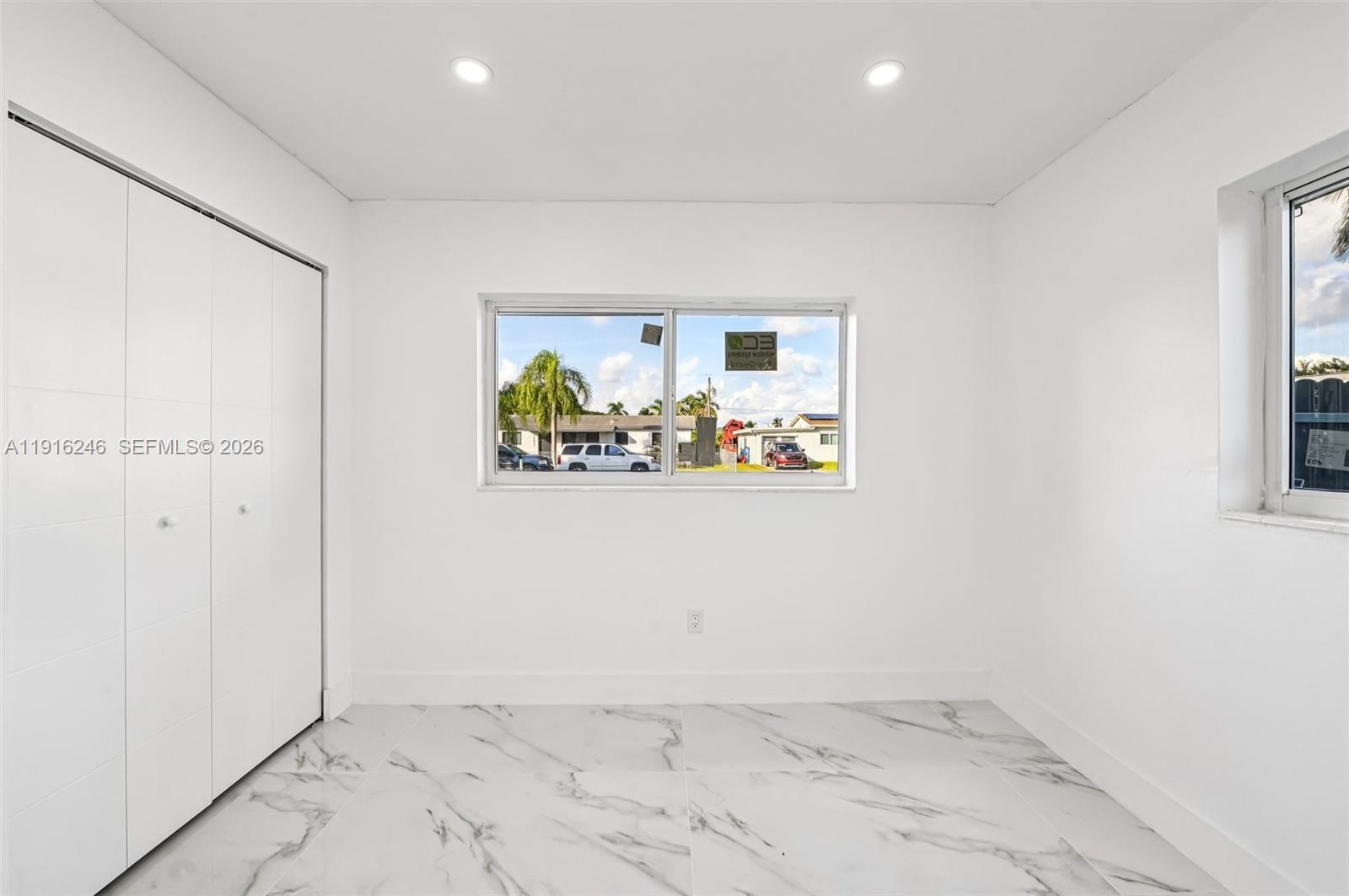 BEL-AIRE HOMES - Residential