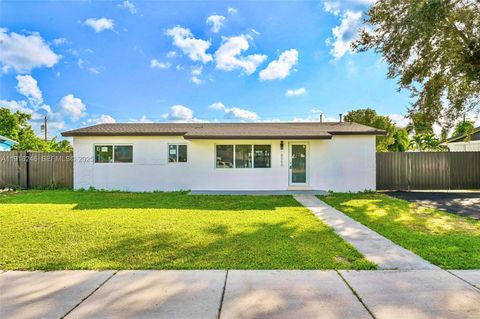 Photo of 18950 SW 310th St, Homestead, FL 33030 (MLS # A11916246)