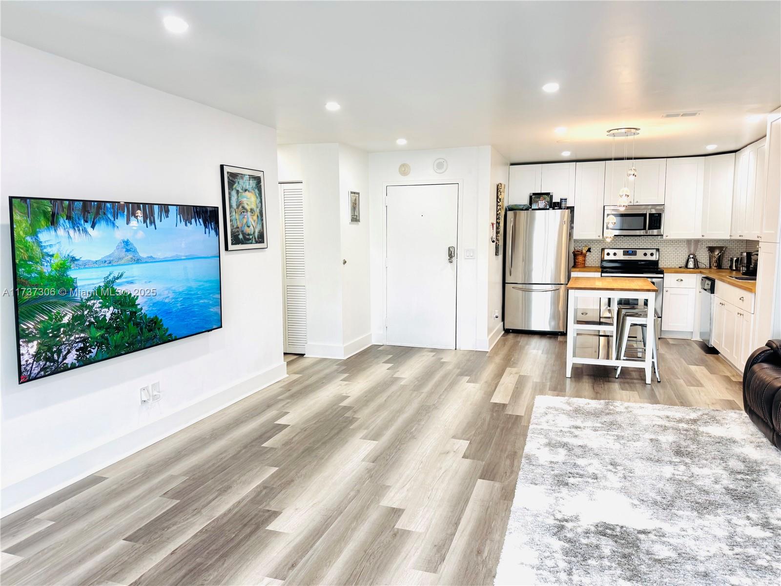 SAILBOAT CAY CONDO - Residential