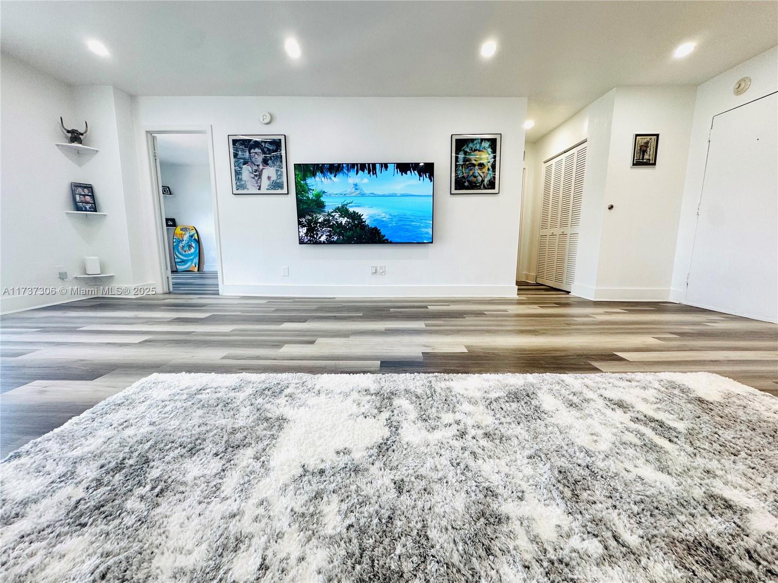 SAILBOAT CAY CONDO - Residential