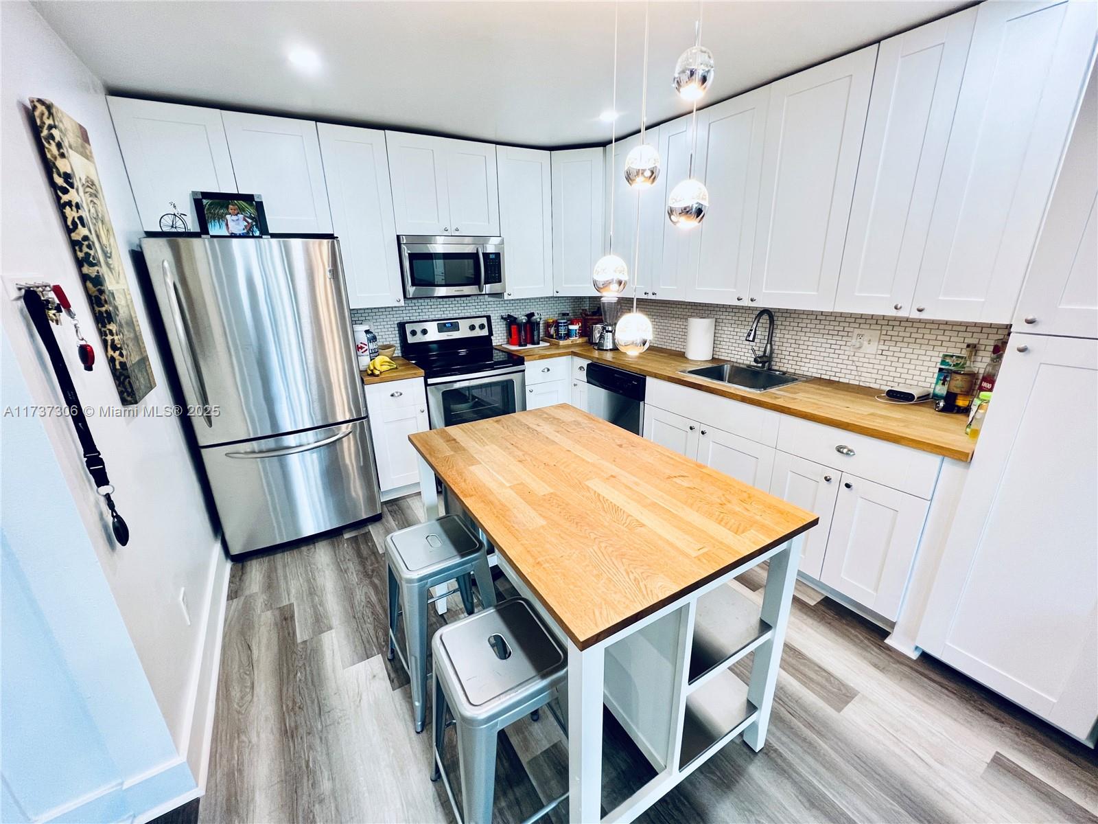 SAILBOAT CAY CONDO - Residential