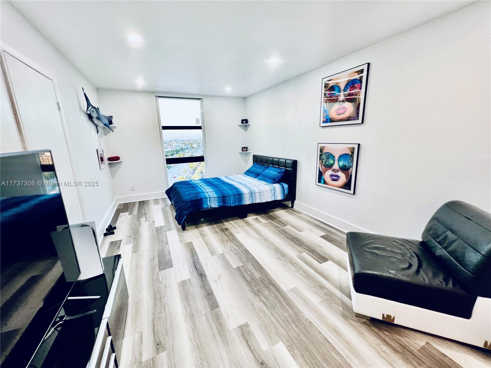 SAILBOAT CAY CONDO - Residential