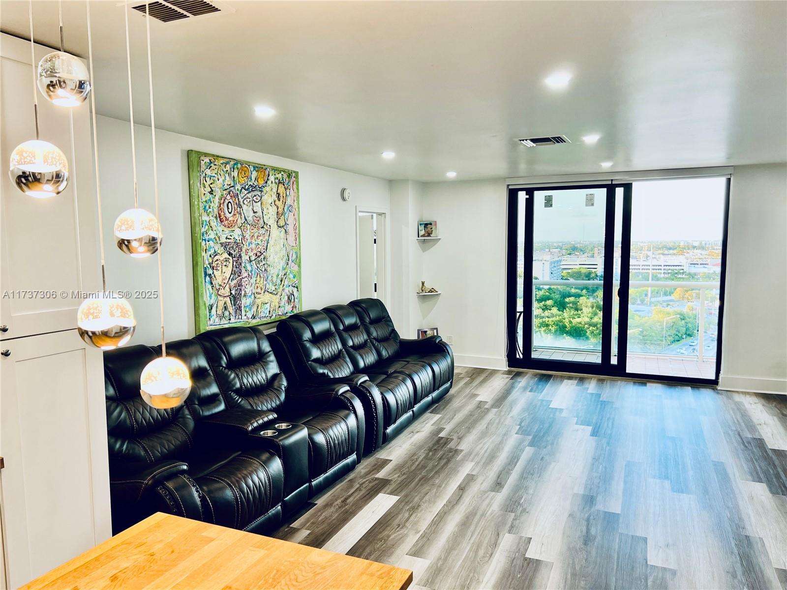 SAILBOAT CAY CONDO - Residential