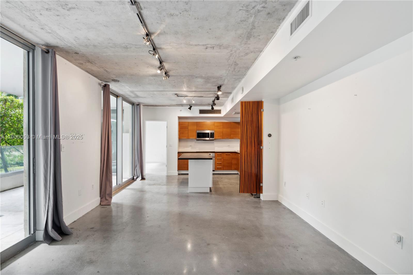 3451 NE 1st Ave M0707