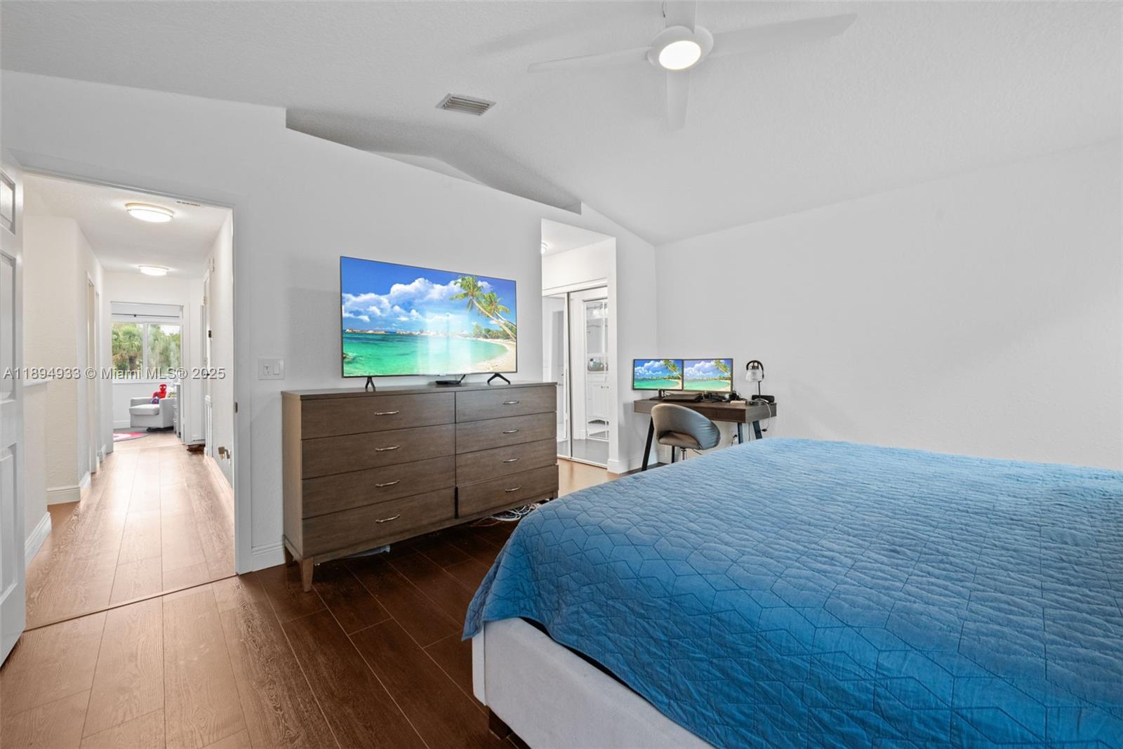 HOLLYWOOD LAKES COUNTRY C - Residential