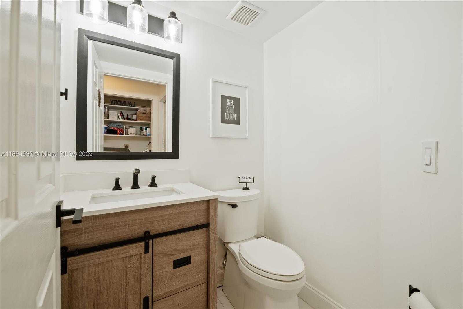 HOLLYWOOD LAKES COUNTRY C - Residential