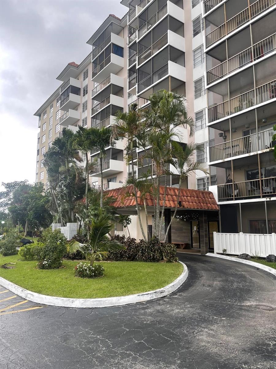 MANORS OF INVERRARY XII - Residential Lease