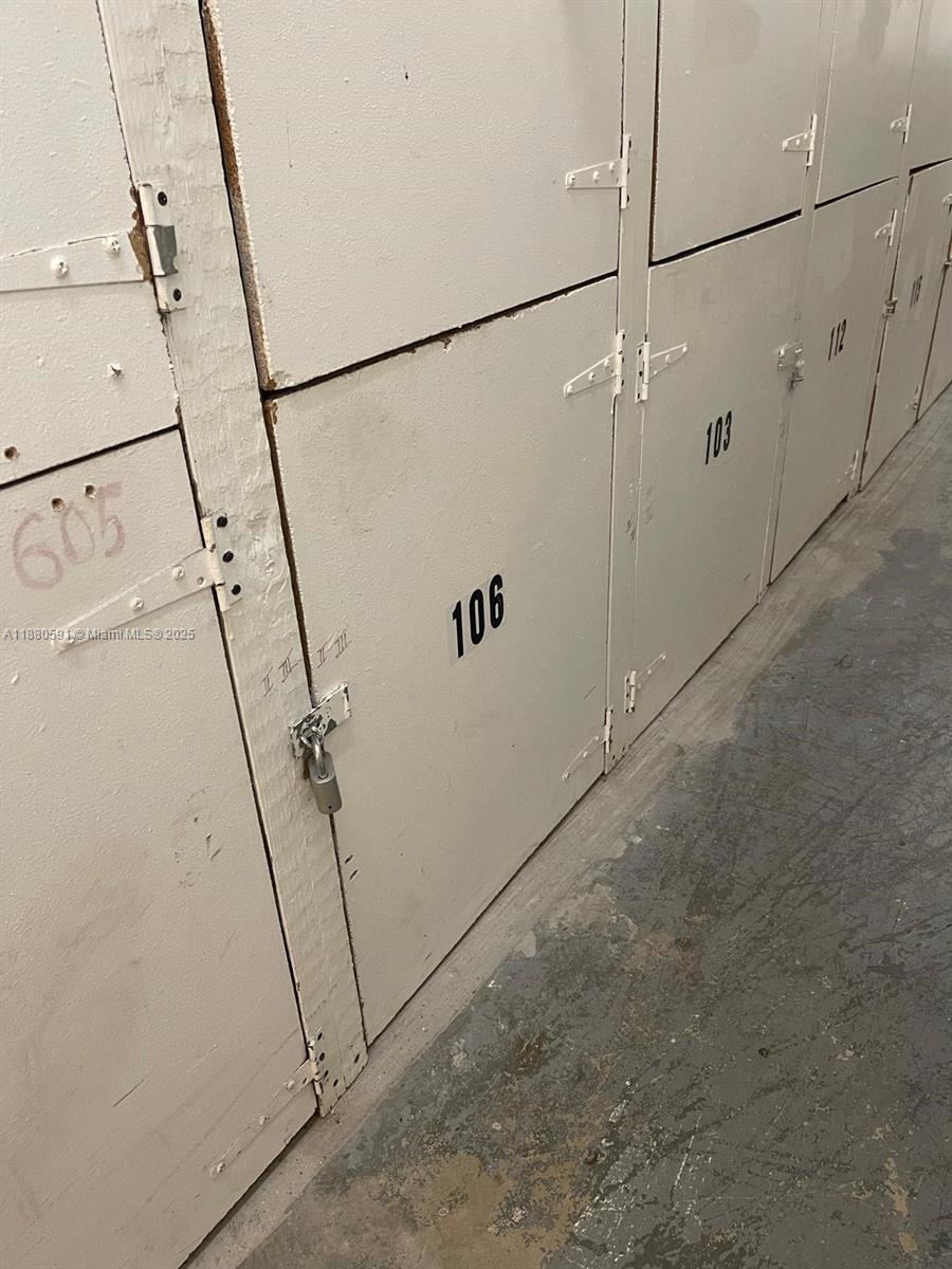 MANORS OF INVERRARY XII - Residential Lease