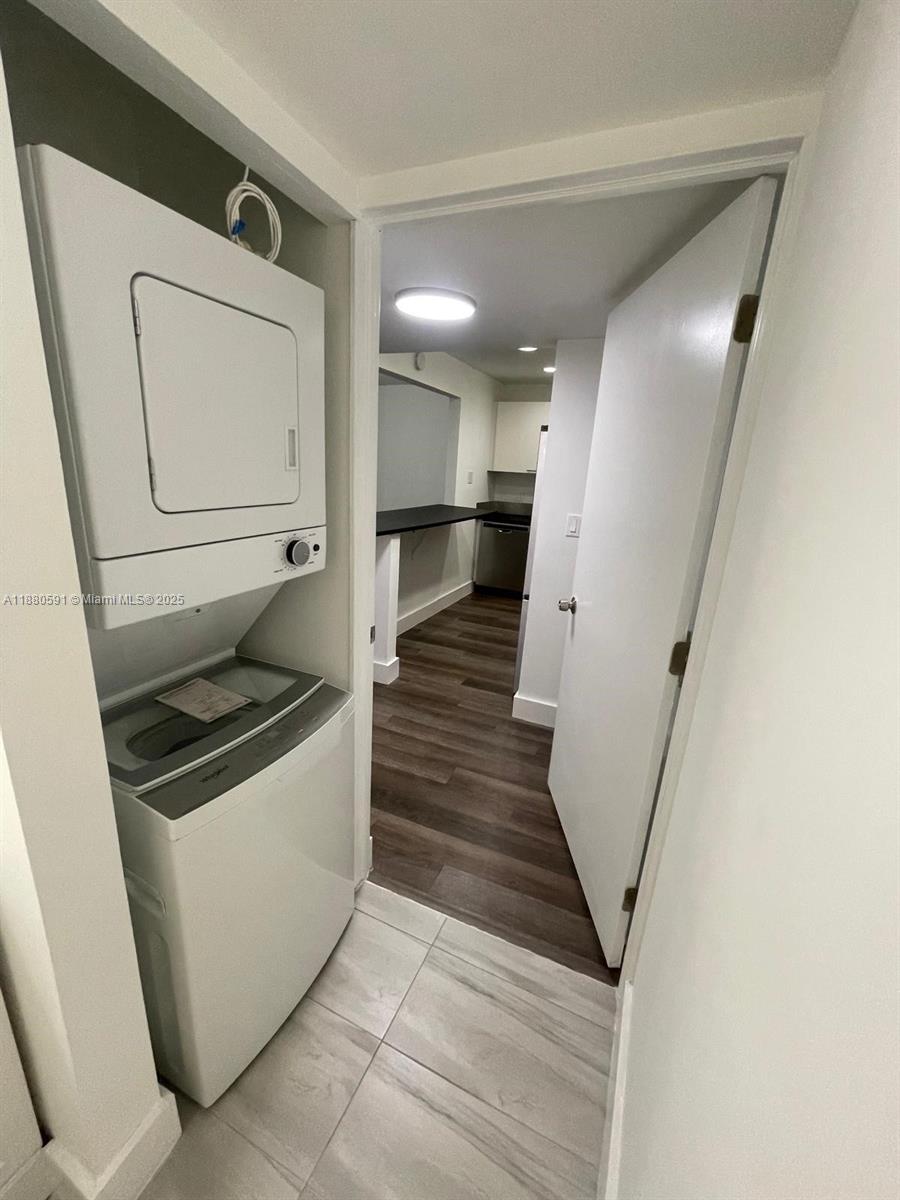 MANORS OF INVERRARY XII - Residential Lease