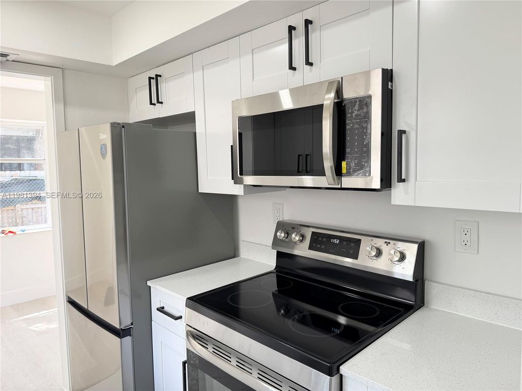 Photo of 890 SW 28th St #2, Fort Lauderdale, FL 33315 (MLS # A11981394)