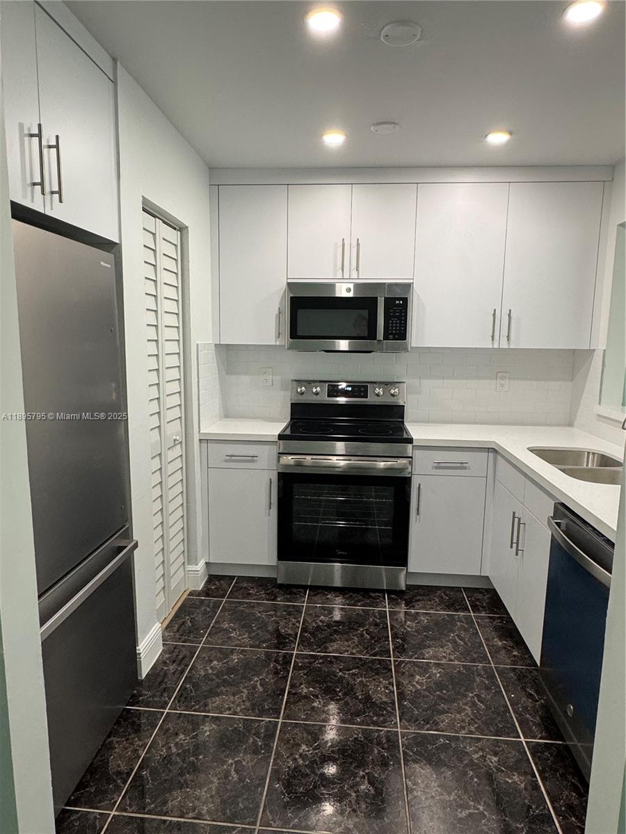 MIRROR LAKE ESTATES SEC S - Residential Income