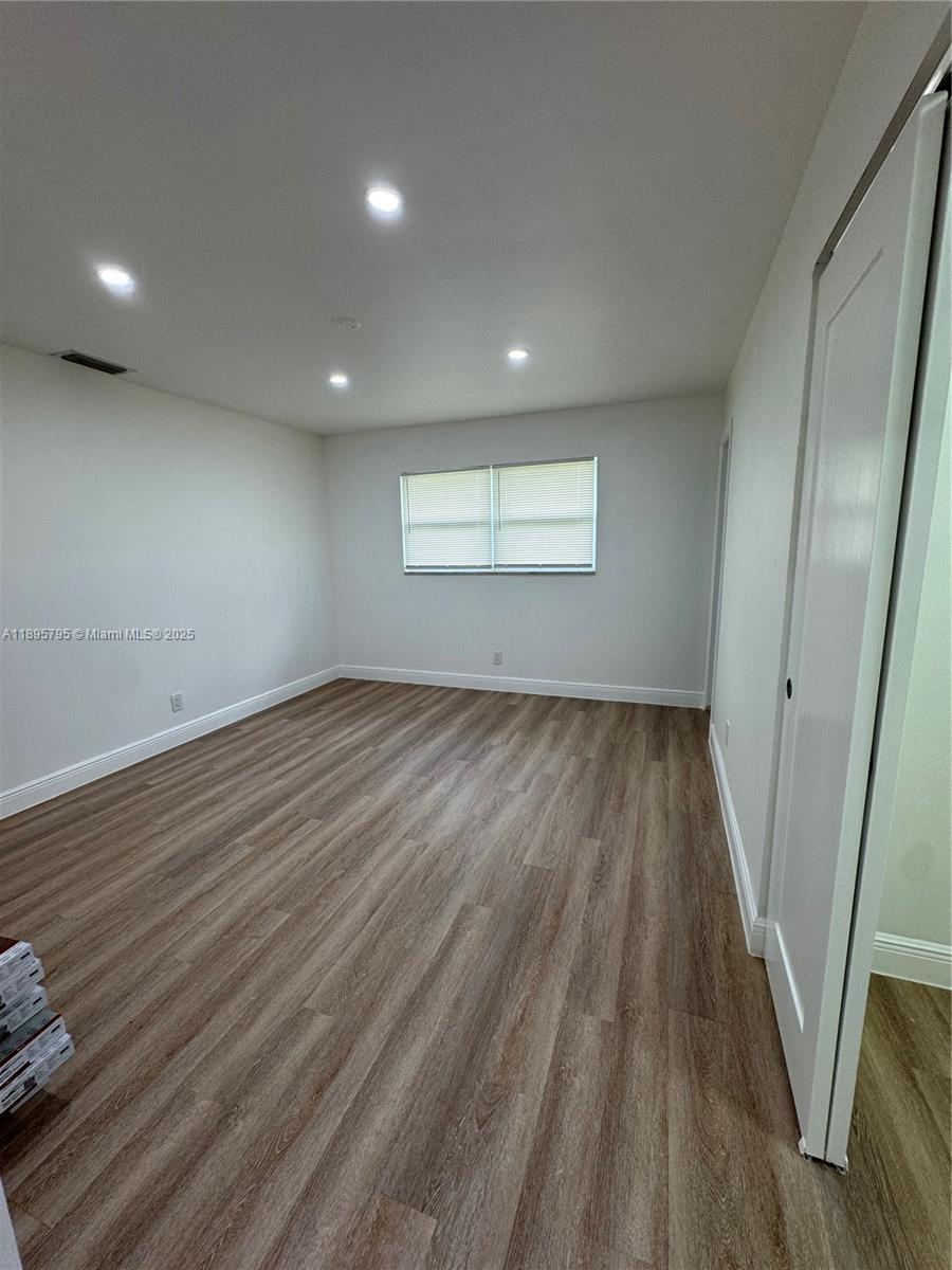 MIRROR LAKE ESTATES SEC S - Residential Income