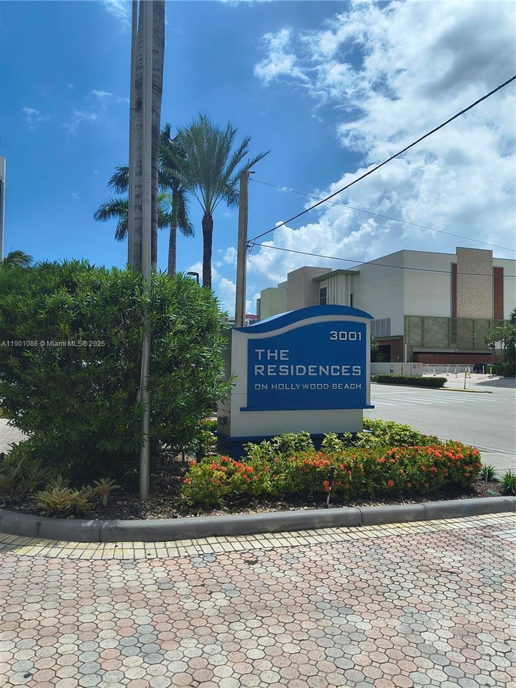 Photo of 3001 S Ocean Dr #1535, Hollywood, FL 33019 (MLS # A11901086)