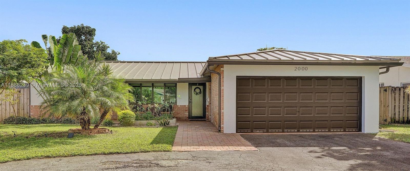 2000 Nw 38th St, Oakland Park, Miami-Dade County, Florida - 3 Bedrooms  
2 Bathrooms - 