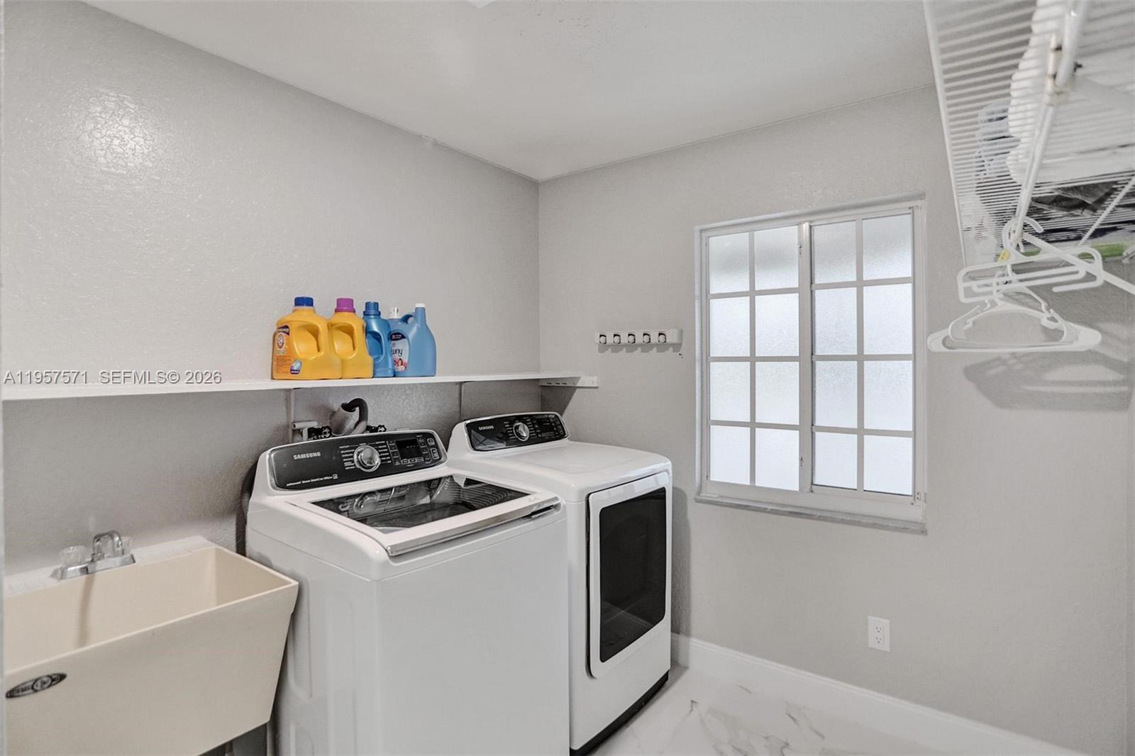 HILLSBORO HEIGHTS - Residential