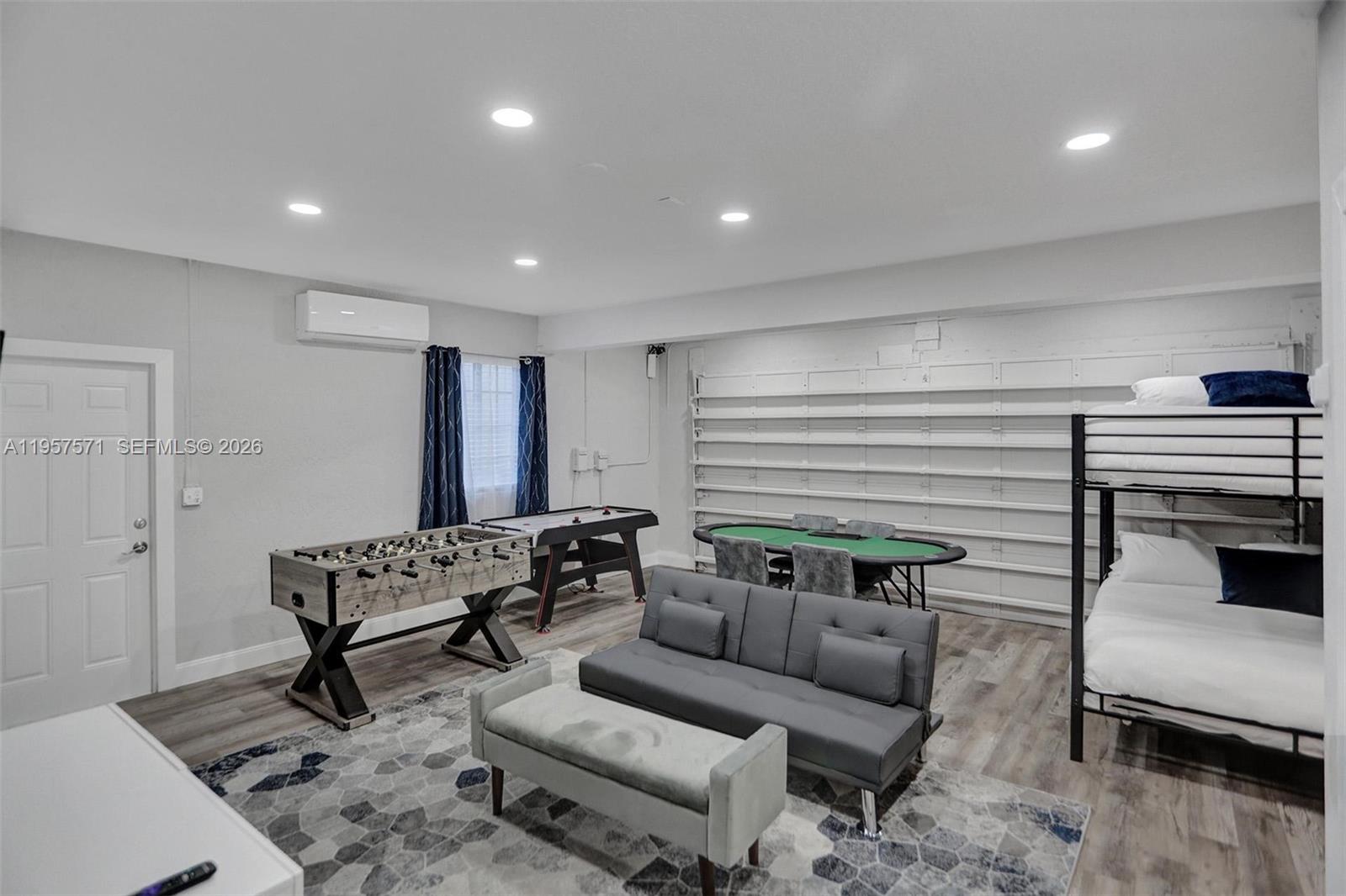 HILLSBORO HEIGHTS - Residential