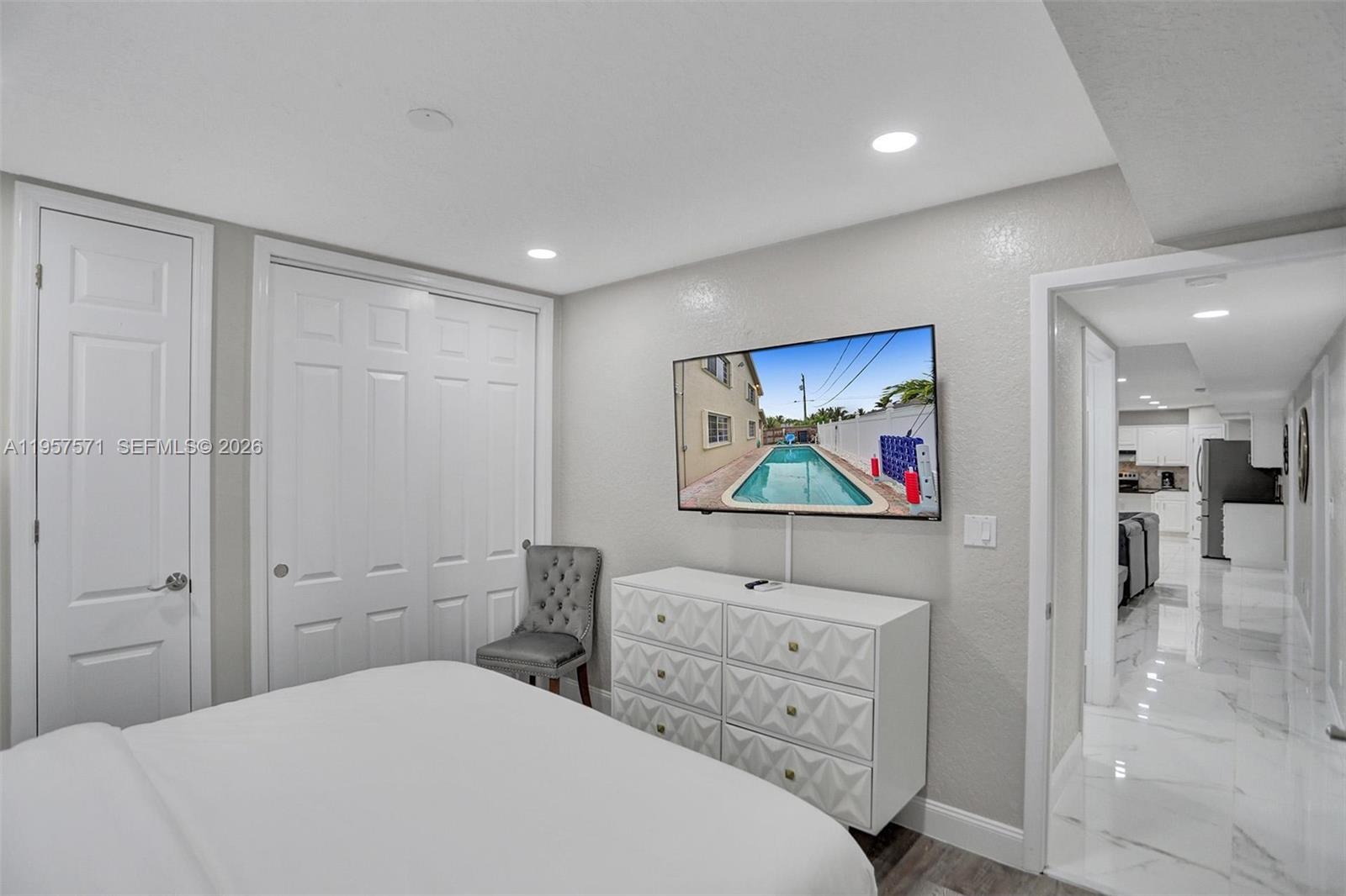 HILLSBORO HEIGHTS - Residential