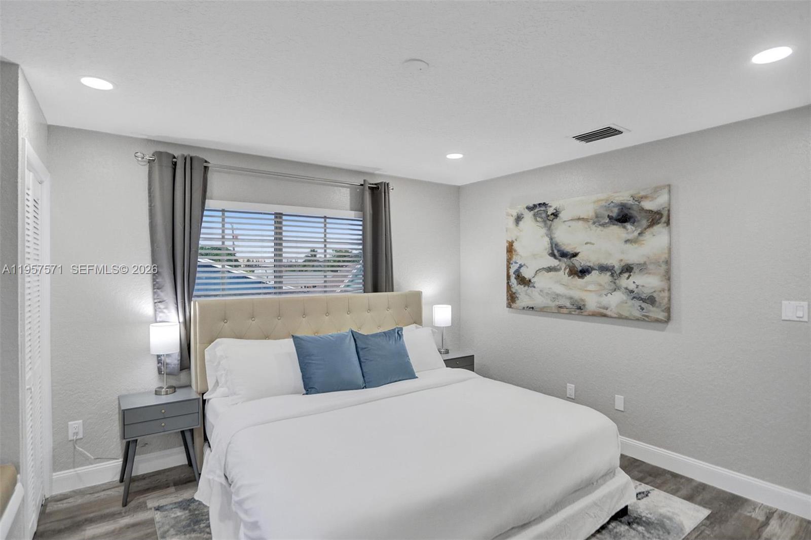 HILLSBORO HEIGHTS - Residential